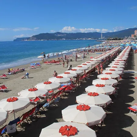 Alba Mare شقة